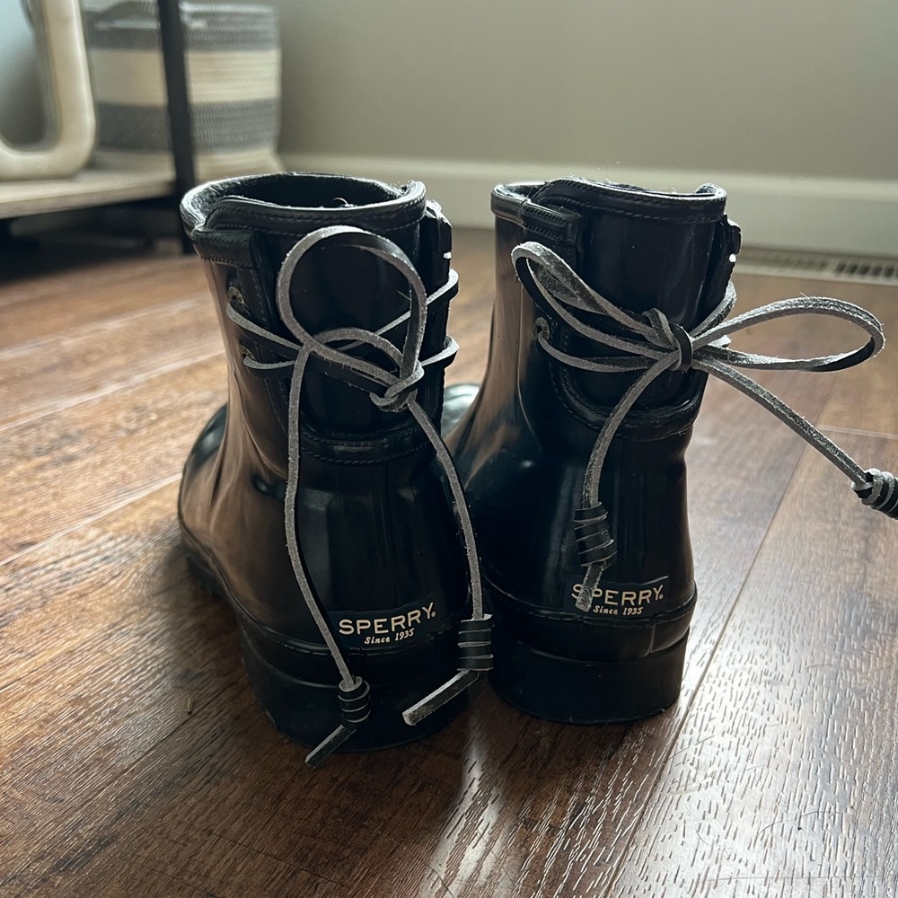 Sperry ankle rain boots, black size 6